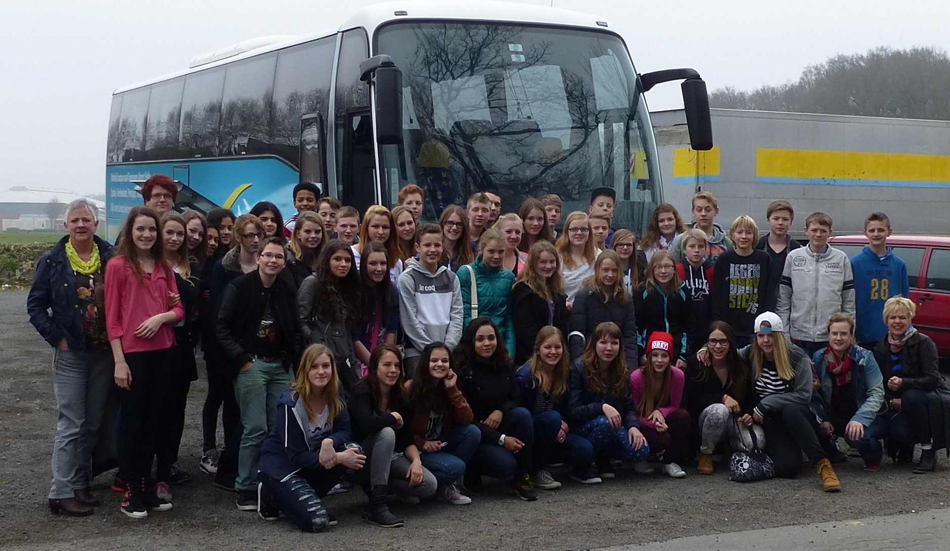 Gruppenfoto: AFS-Schler mit den Gsten aus Assen